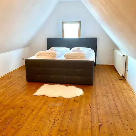 Gemuetliche Landhauswohnung Lägenhet