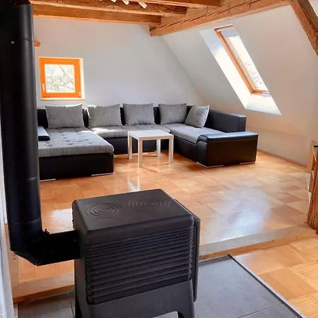 Gemuetliche Landhauswohnung Lägenhet